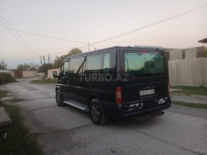 Ford Transit-11