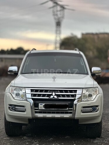 Mitsubishi Pajero-1