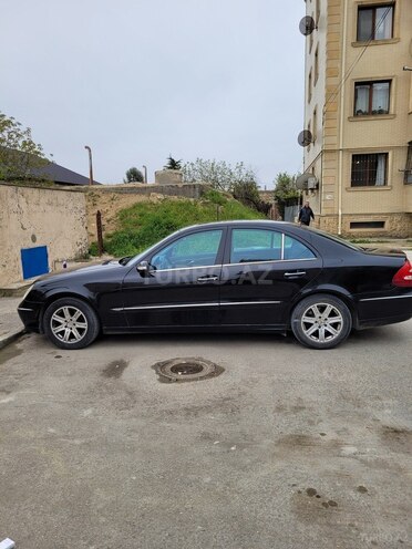 Mercedes E 270-3