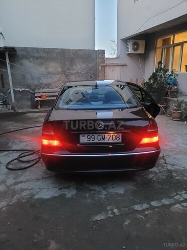 Mercedes E 270-7