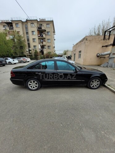 Mercedes E 270-4
