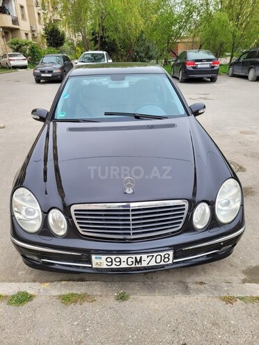Mercedes E 270-1