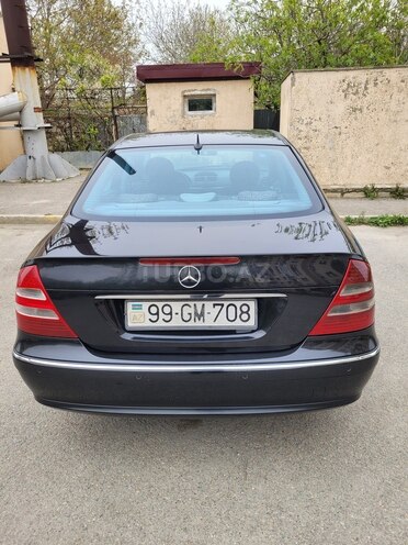 Mercedes E 270-2