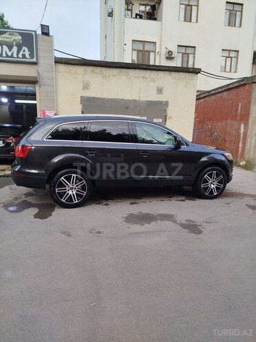 Audi Q7-3