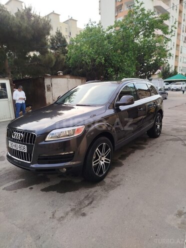 Audi Q7-7