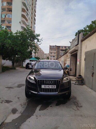 Audi Q7-1