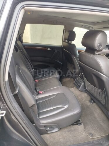 Audi Q7-10