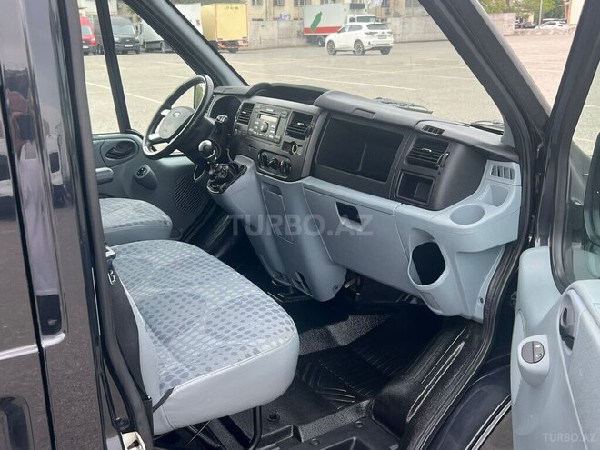 Ford Transit-6