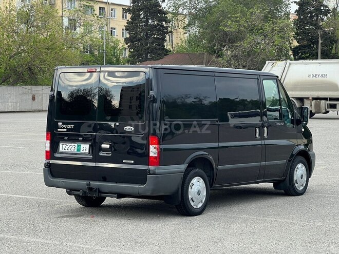 Ford Transit-4