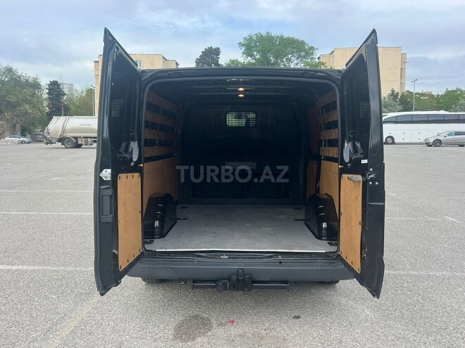 Ford Transit-8