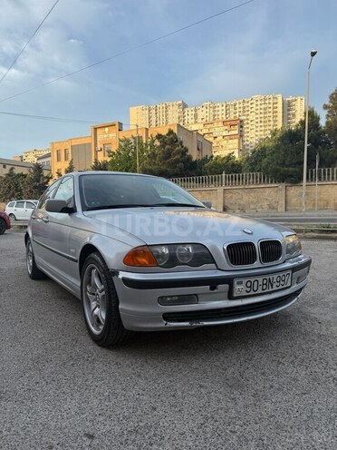BMW 323-1