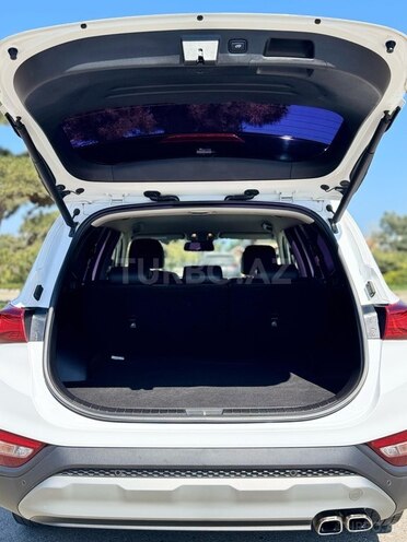 Hyundai Santa Fe-13