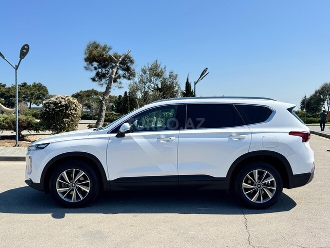 Hyundai Santa Fe-15