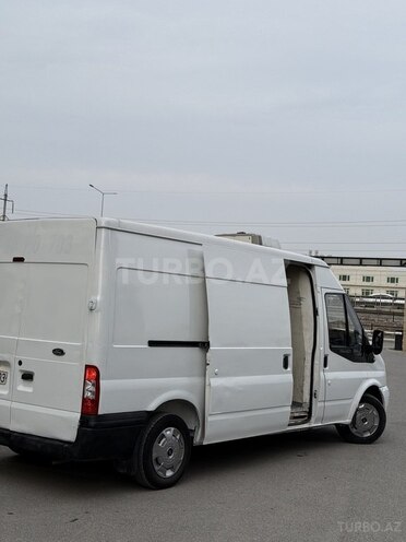 Ford Transit-6