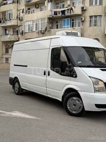 Ford Transit-3