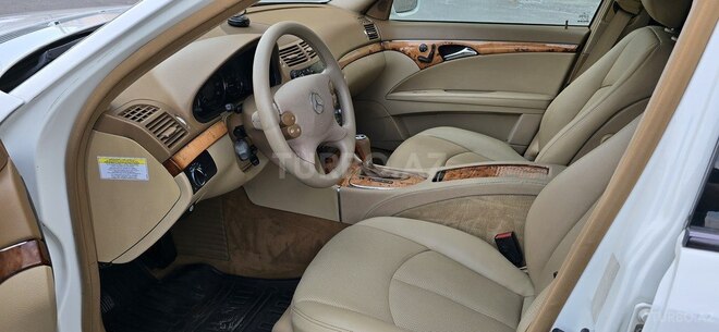 Mercedes E 300-10