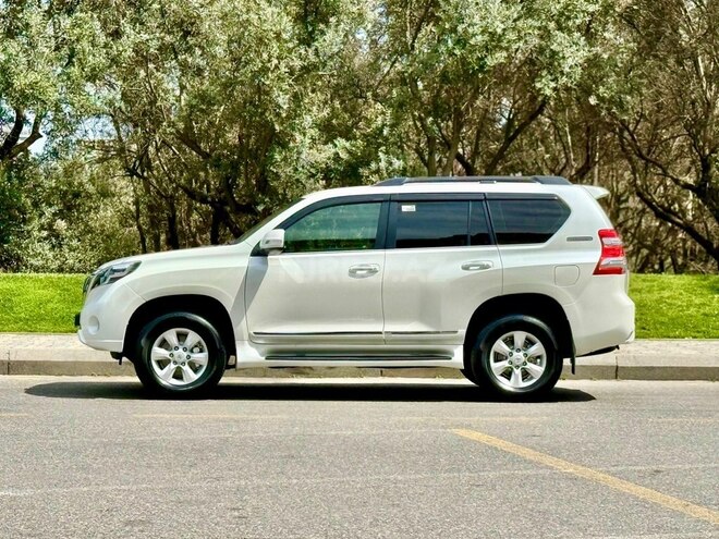 Toyota Land Cruiser Prado-6