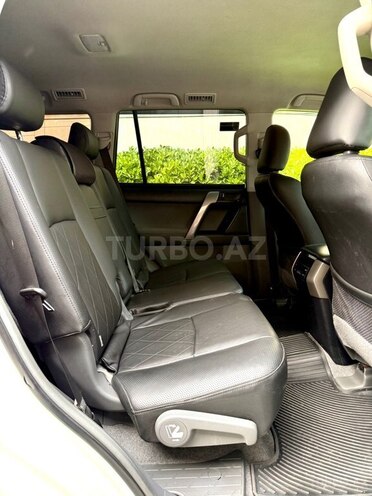 Toyota Land Cruiser Prado-13