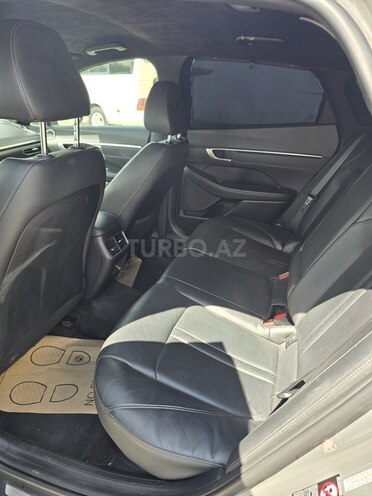 Hyundai Sonata-16