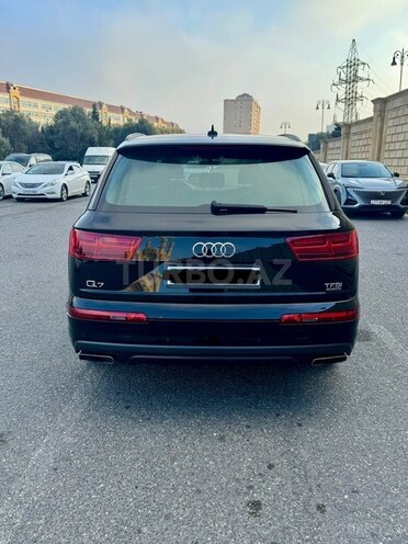 Audi Q7-2
