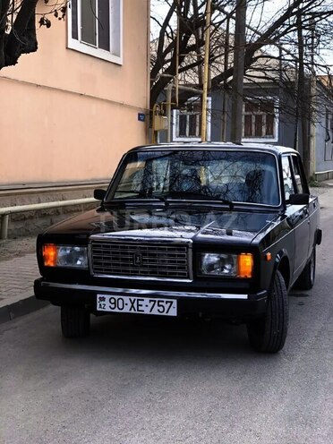 LADA (VAZ) 2107-1