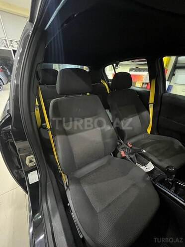 Opel Astra-11