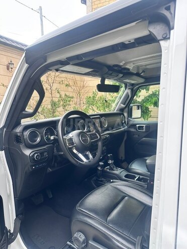 Jeep Wrangler-11