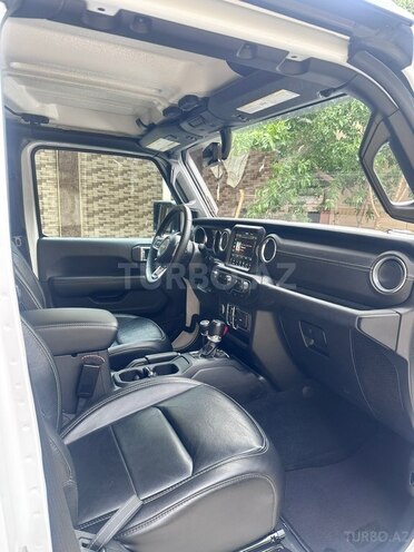 Jeep Wrangler-12