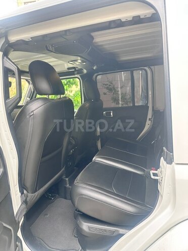 Jeep Wrangler-13