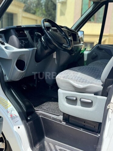 Ford Transit-7