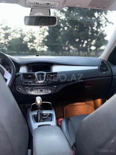 Renault Laguna-21