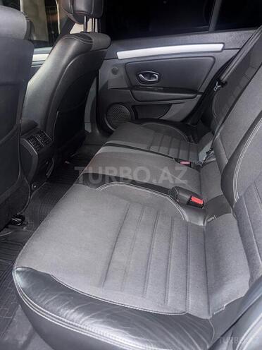 Renault Laguna-17