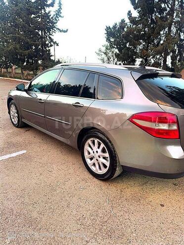 Renault Laguna-5
