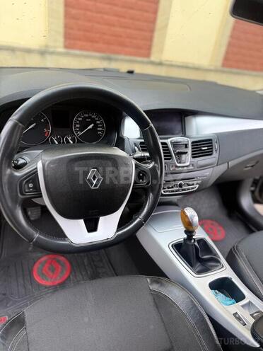 Renault Laguna-10