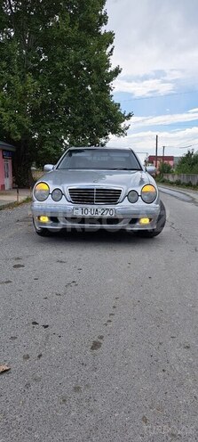 Mercedes E 270-3