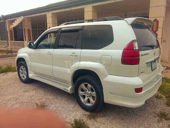 Toyota Land Cruiser Prado-5