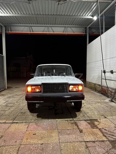 LADA (VAZ) 2107-1