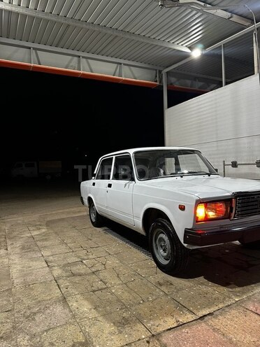 LADA (VAZ) 2107-2