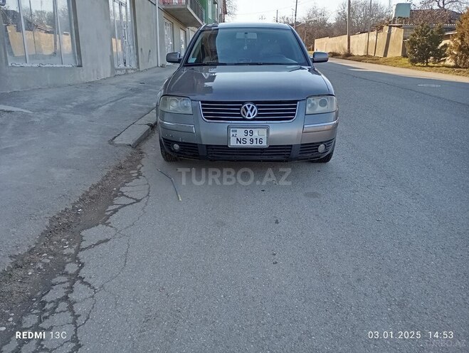 Volkswagen Passat-1