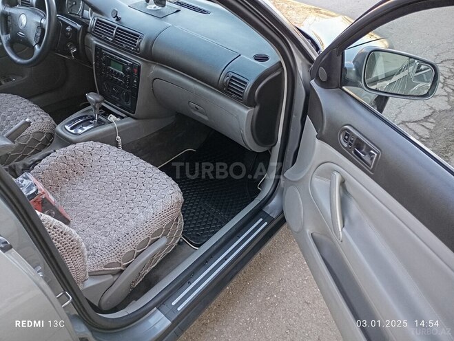 Volkswagen Passat-8