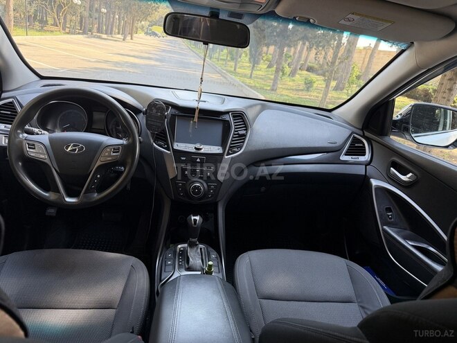 Hyundai Santa Fe-5