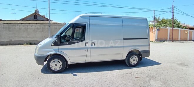 Ford Transit-4