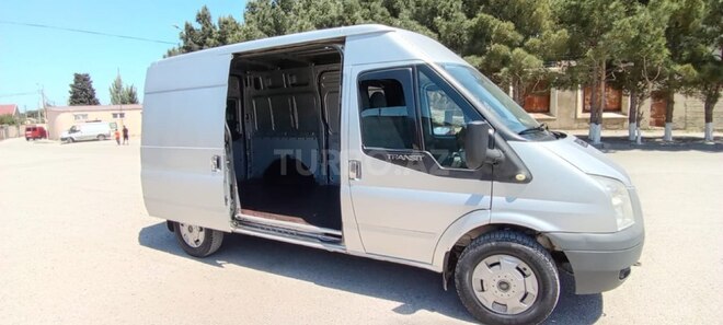 Ford Transit-5