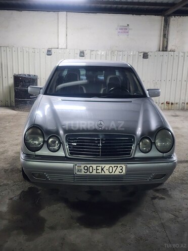 Mercedes E 240-16