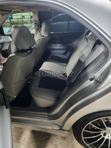 Mercedes E 240-13