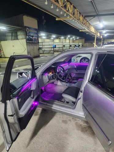 Mercedes E 240-7