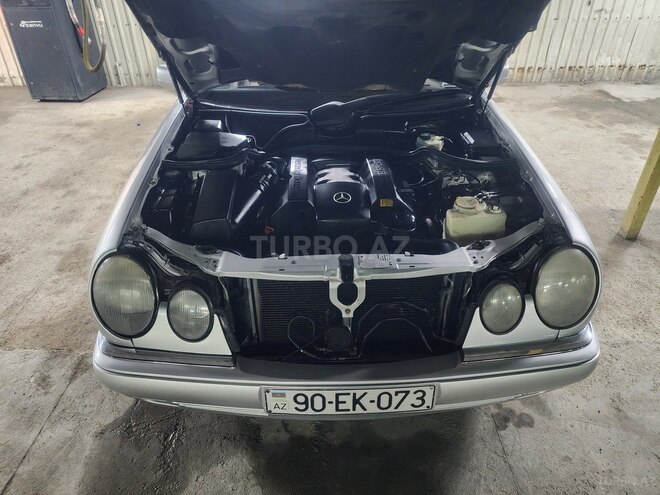 Mercedes E 240-15