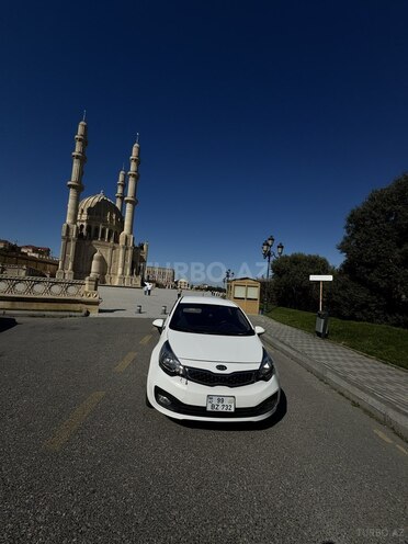 Kia Rio-1