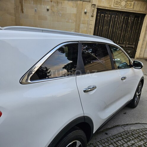 Kia Sorento-13