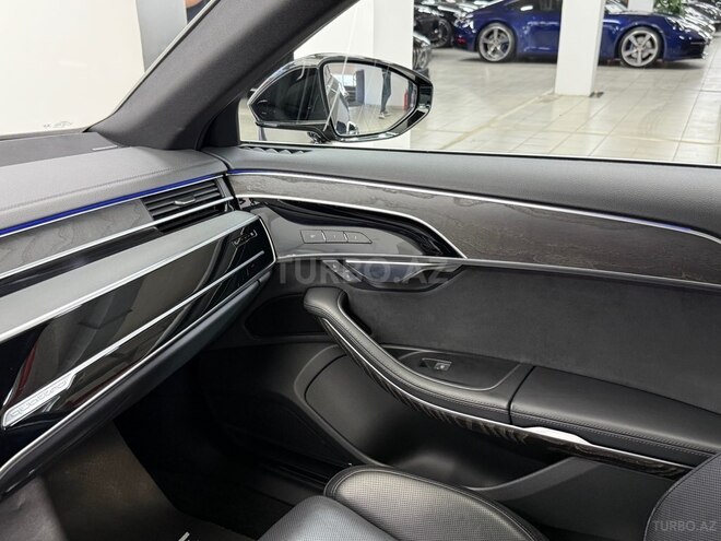 Audi A8-13